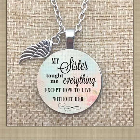 NEW Sister Memory Pendant Necklace - Picture 2 of 5